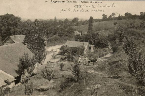 CPA - ARGENCES (14) - Aspect De La Ferme De La Côte Sainte-Eustache Sur La Route De Fresne En 1913 - France