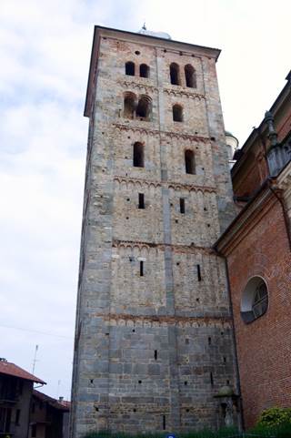 ''Il gigante - San Benigno Canavese - Abbazia della fruttuaria'' - San Benigno Canavese