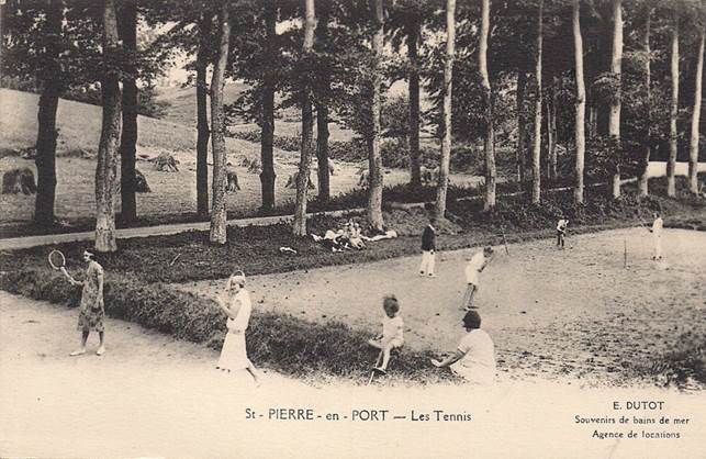 CPA Animée Fécamp Saint Pierre En Port Les Tennis Dutot - Fécamp