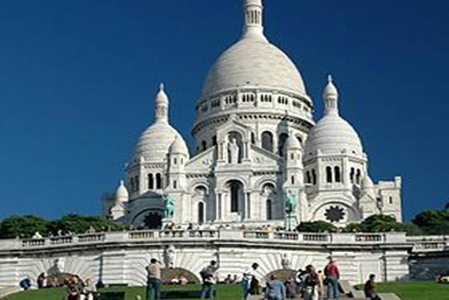 LA BUTTE MONTMARTRE - Hotel Tourisme Avenue Paris