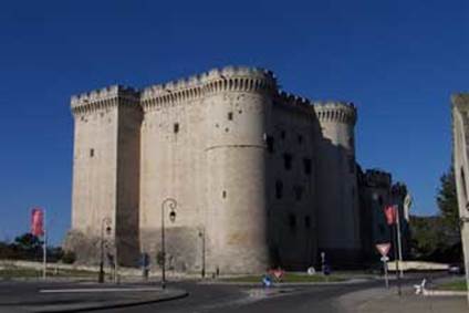 https://www.provence7.com/wp-content/uploads/2015/01/Tarascon-Château-2.-P.Verli_.jpg